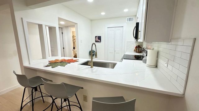 18333 Roehampton Drive 322, Dallas, TX 75252