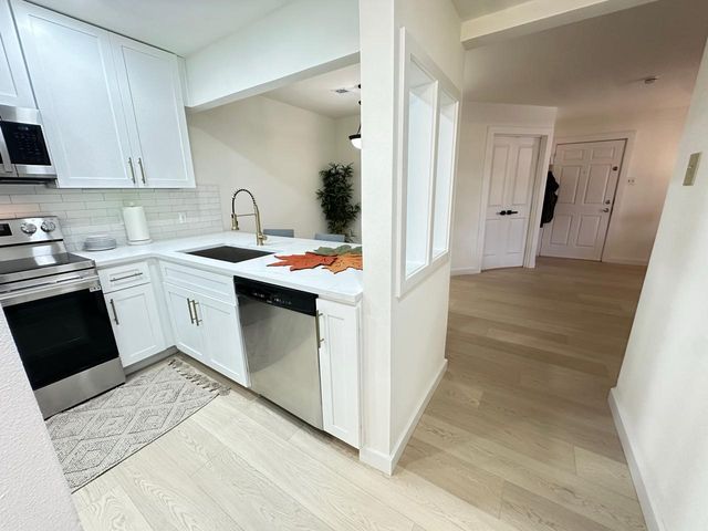 18333 Roehampton Drive 322, Dallas, TX 75252