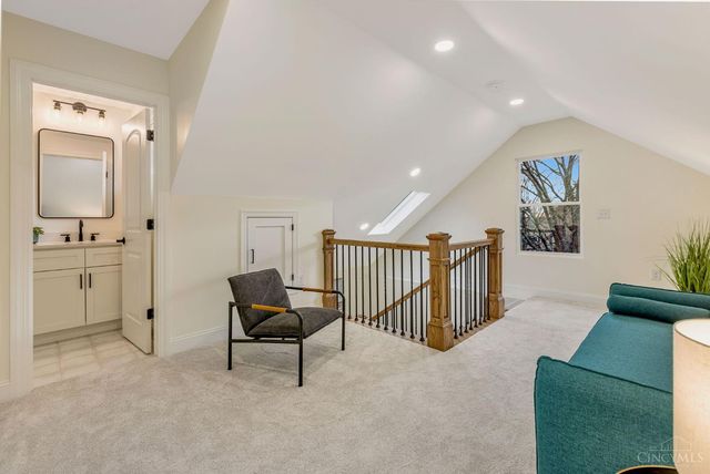 25 Euclid Avenue, Wyoming, OH 45215