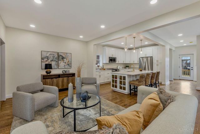 25 Euclid Avenue, Wyoming, OH 45215