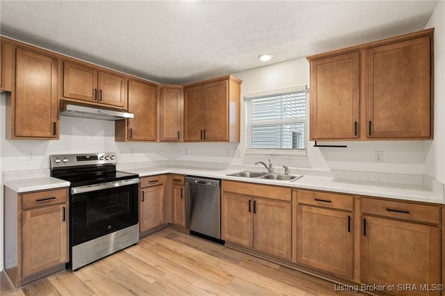 5009 Schaefer Ln, Floyds Knobs, IN 47119