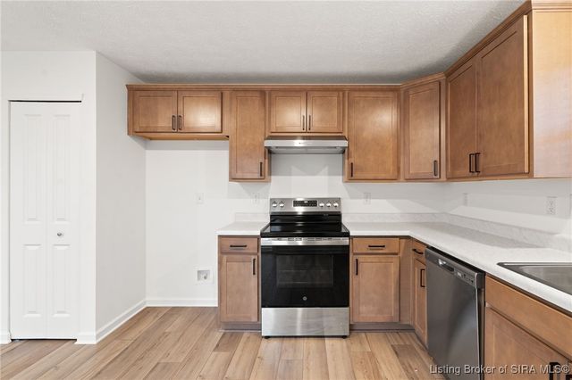 5009 Schaefer Ln, Floyds Knobs, IN 47119