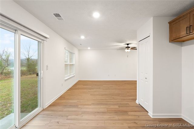 5009 Schaefer Ln, Floyds Knobs, IN 47119