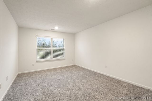 5009 Schaefer Ln, Floyds Knobs, IN 47119