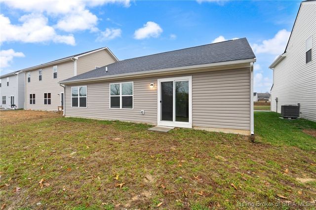 5009 Schaefer Ln, Floyds Knobs, IN 47119