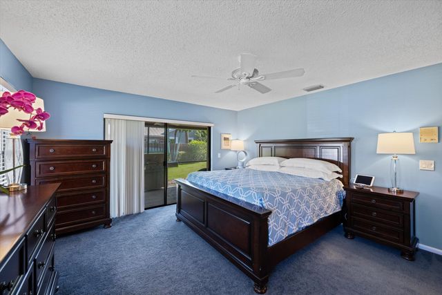 657 Juniper Place, Wellington, FL 33414