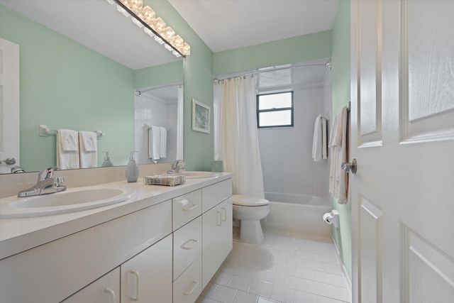 657 Juniper Place, Wellington, FL 33414