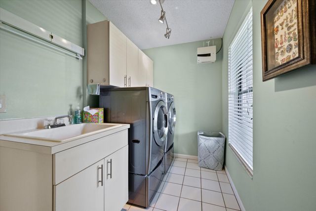 657 Juniper Place, Wellington, FL 33414