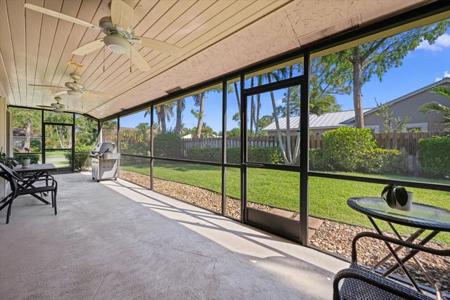 657 Juniper Place, Wellington, FL 33414