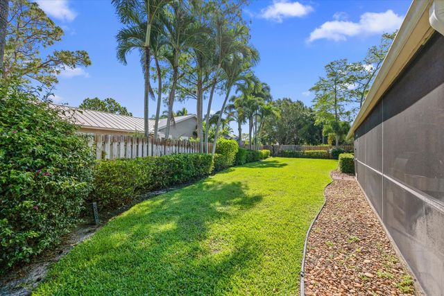 657 Juniper Place, Wellington, FL 33414