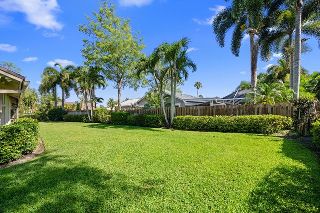 657 Juniper Place, Wellington, FL 33414