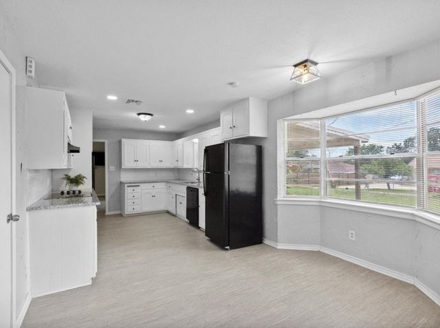 3709 Ashford Avenue, Fort Worth, TX 76133