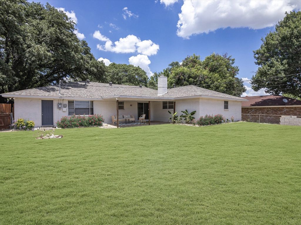 3709 Ashford Avenue, Fort Worth, TX 76133