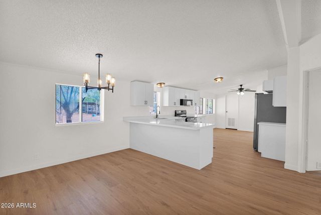 44015 N 12TH Street, New River, AZ 85087
