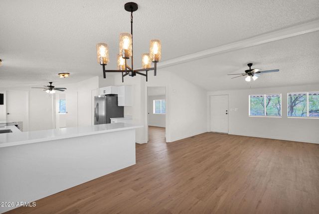 44015 N 12TH Street, New River, AZ 85087