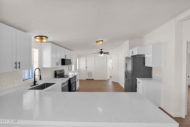 44015 N 12TH Street, New River, AZ 85087