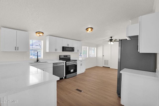 44015 N 12TH Street, New River, AZ 85087