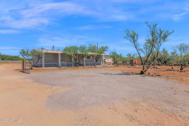 44015 N 12TH Street, New River, AZ 85087