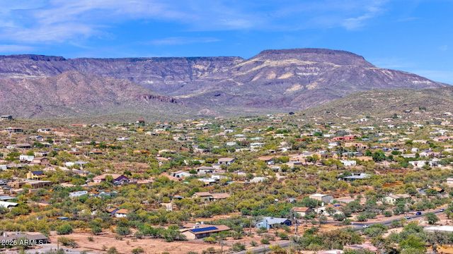 44015 N 12TH Street, New River, AZ 85087
