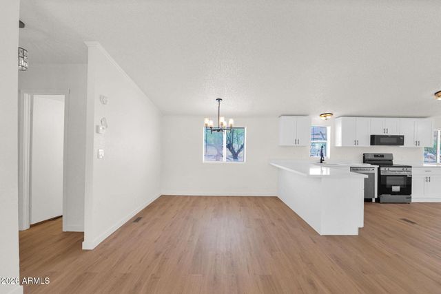 44015 N 12TH Street, New River, AZ 85087