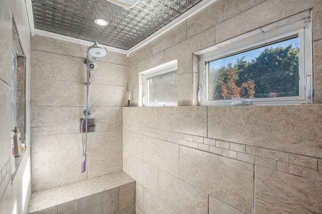 91 Currier St, Methuen, MA 01844