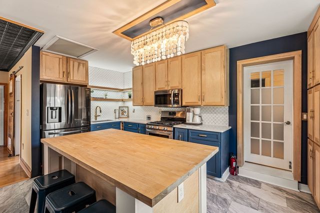 91 Currier St, Methuen, MA 01844