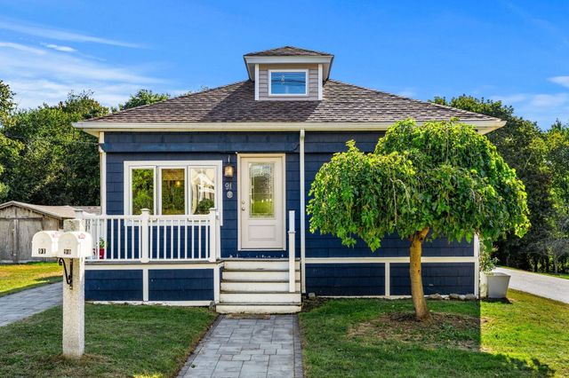 91 Currier St, Methuen, MA 01844