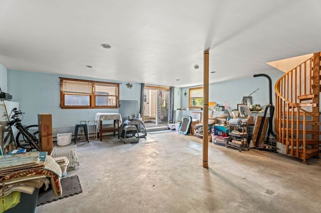 91 Currier St, Methuen, MA 01844