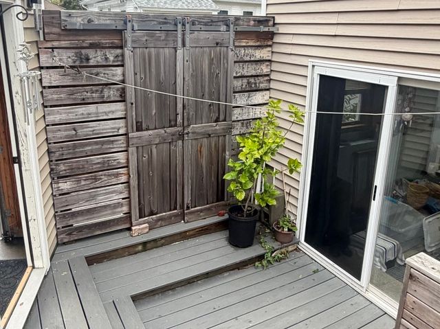 91 Currier St, Methuen, MA 01844