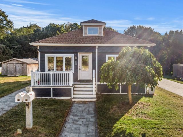 91 Currier St, Methuen, MA 01844