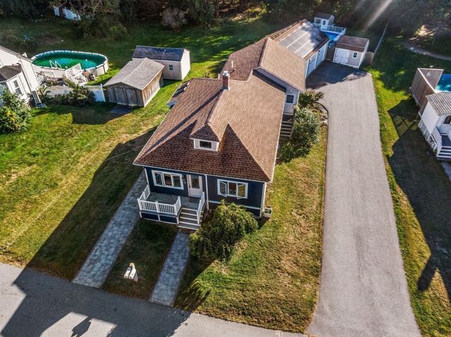 91 Currier St, Methuen, MA 01844