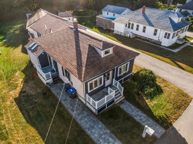91 Currier St, Methuen, MA 01844