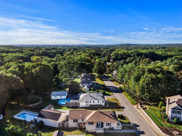 91 Currier St, Methuen, MA 01844