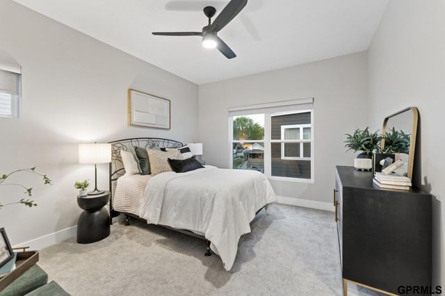 1911 Dahlman Rows Plaza, Omaha, NE 68108