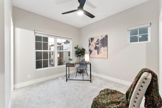 1911 Dahlman Rows Plaza, Omaha, NE 68108