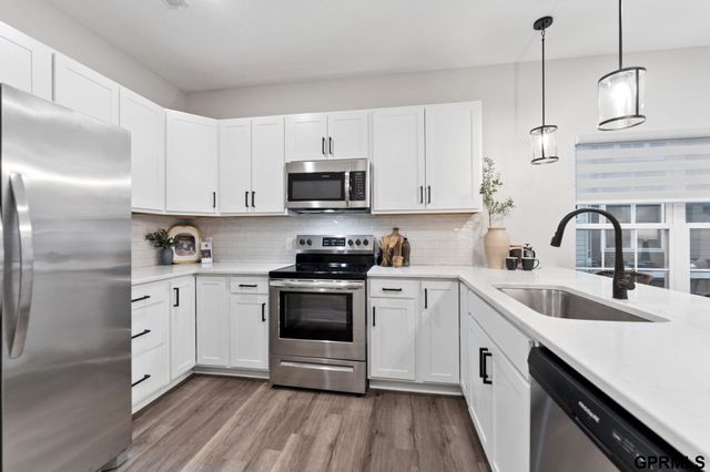 1911 Dahlman Rows Plaza, Omaha, NE 68108