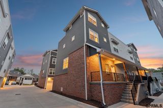 1911 Dahlman Rows Plaza, Omaha, NE 68108