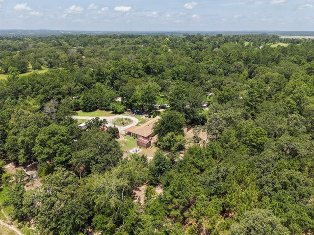 109 Didlake Road, Huntsville, TX 77340