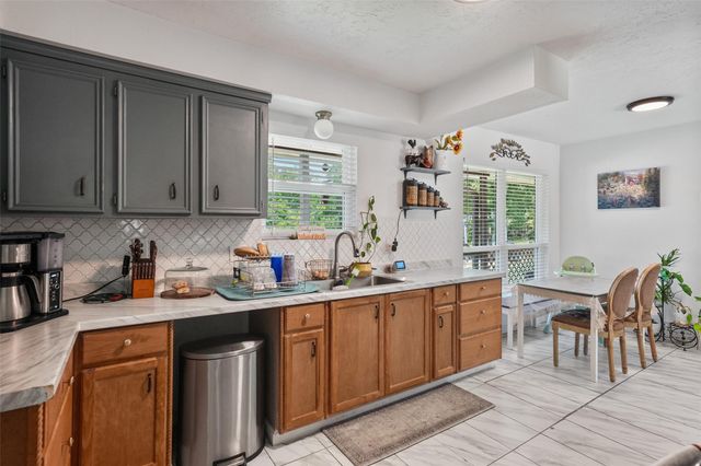 109 Didlake Road, Huntsville, TX 77340