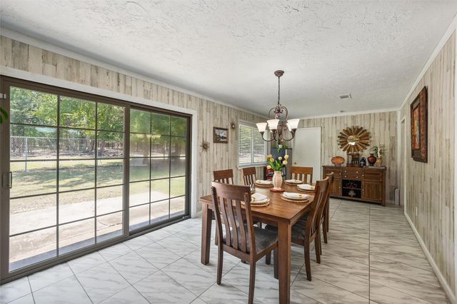 109 Didlake Road, Huntsville, TX 77340
