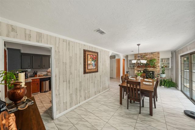 109 Didlake Road, Huntsville, TX 77340