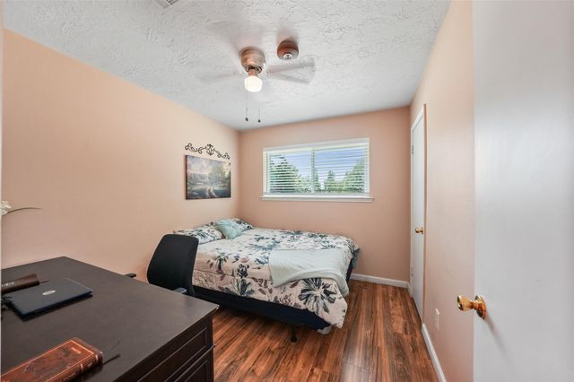 109 Didlake Road, Huntsville, TX 77340