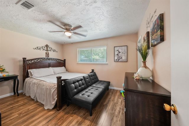 109 Didlake Road, Huntsville, TX 77340