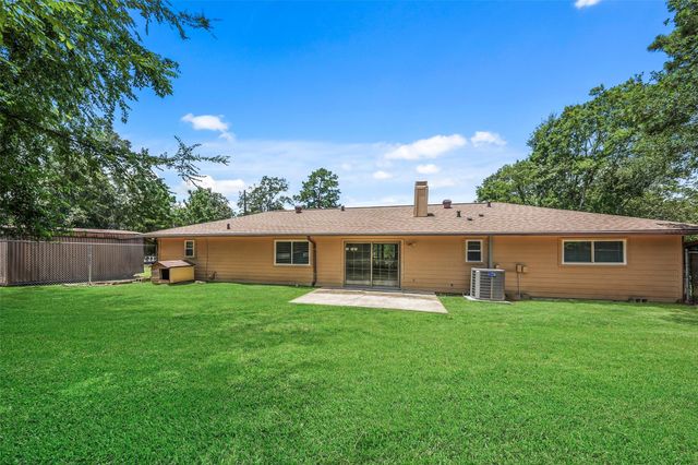 109 Didlake Road, Huntsville, TX 77340