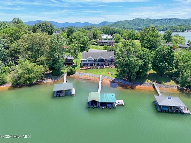 209b N Berrong Street, Hiawassee, GA 30546