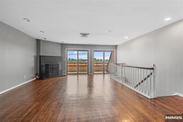 300 Gorge Road 2, Cliffside Park, NJ 07010
