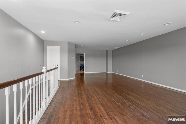 300 Gorge Road 2, Cliffside Park, NJ 07010