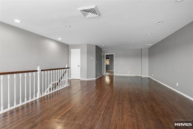 300 Gorge Road 2, Cliffside Park, NJ 07010