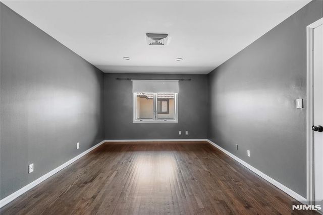 300 Gorge Road 2, Cliffside Park, NJ 07010