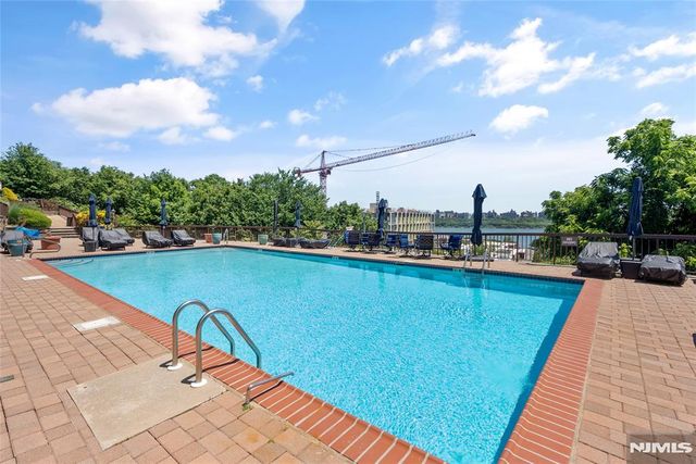 300 Gorge Road 2, Cliffside Park, NJ 07010